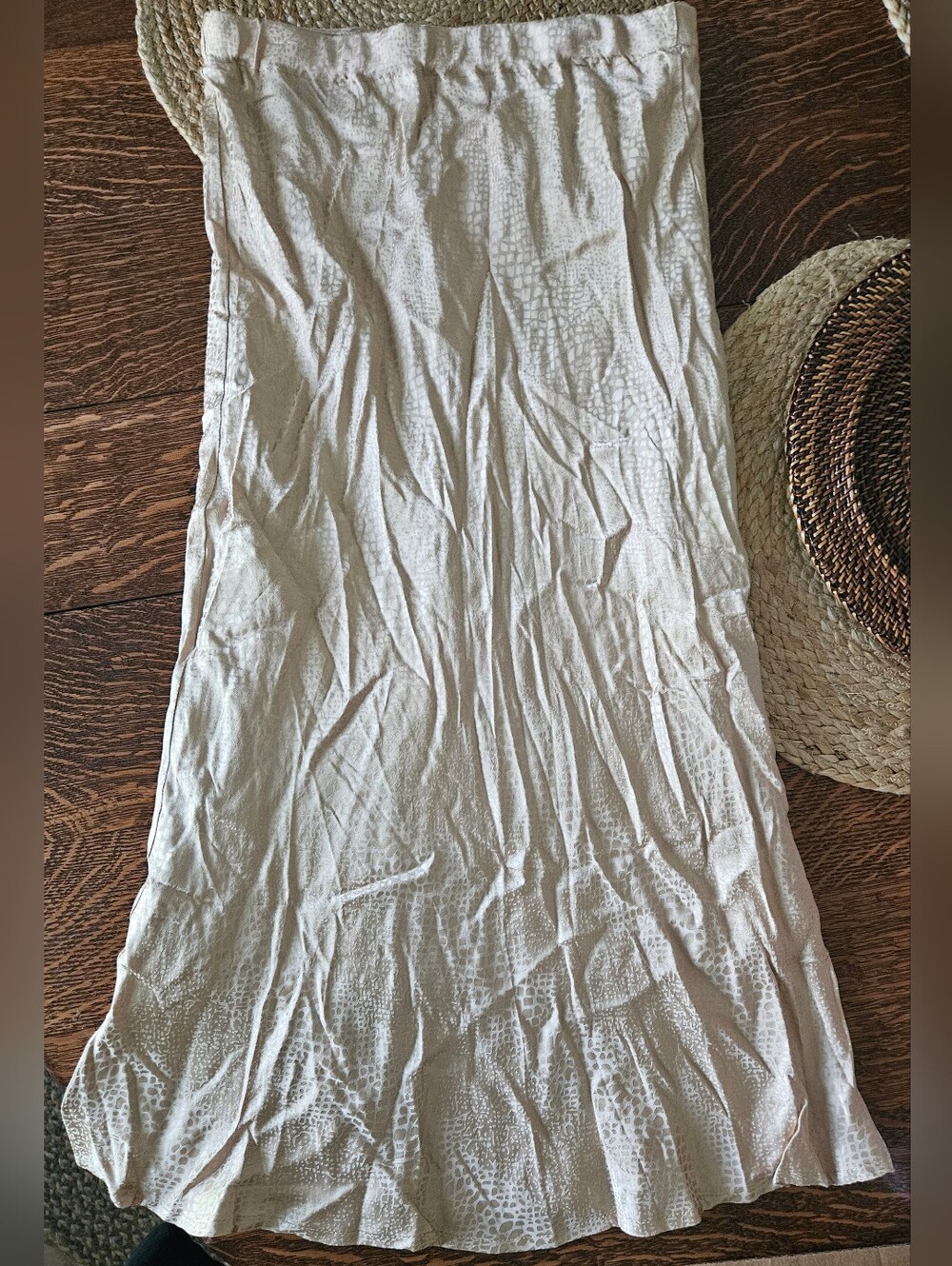She + Sky Champagne Textured Satin Midi Skirt NWT Size Large